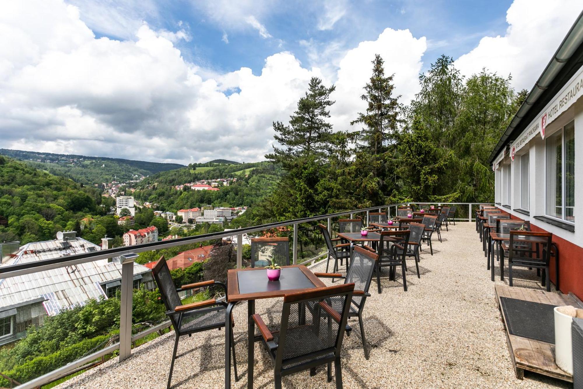 Hotel Panorama Яхимов Екстериор снимка