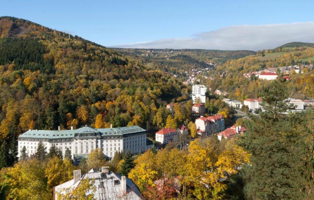 Hotel Panorama Яхимов Екстериор снимка