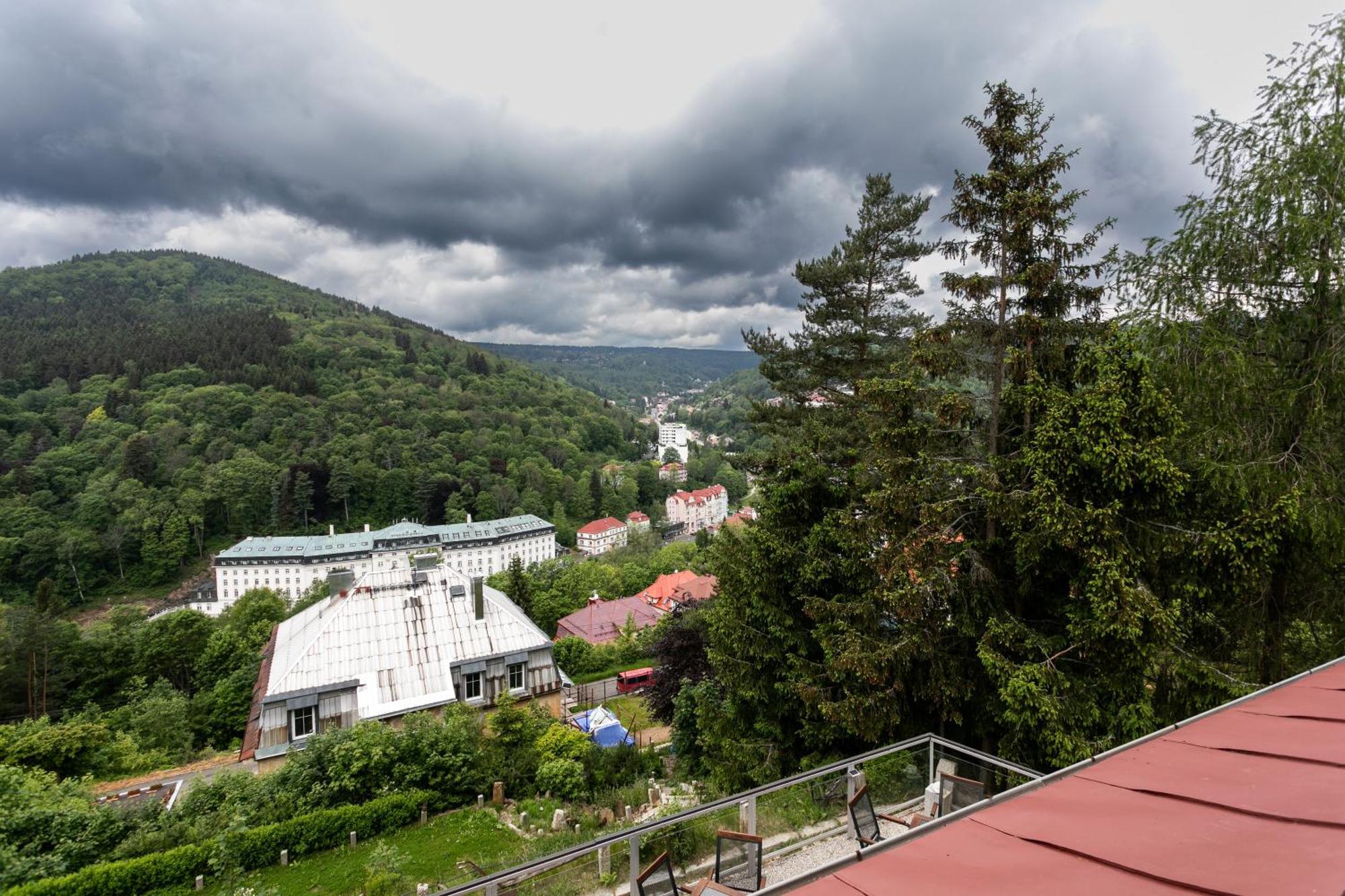 Hotel Panorama Яхимов Екстериор снимка