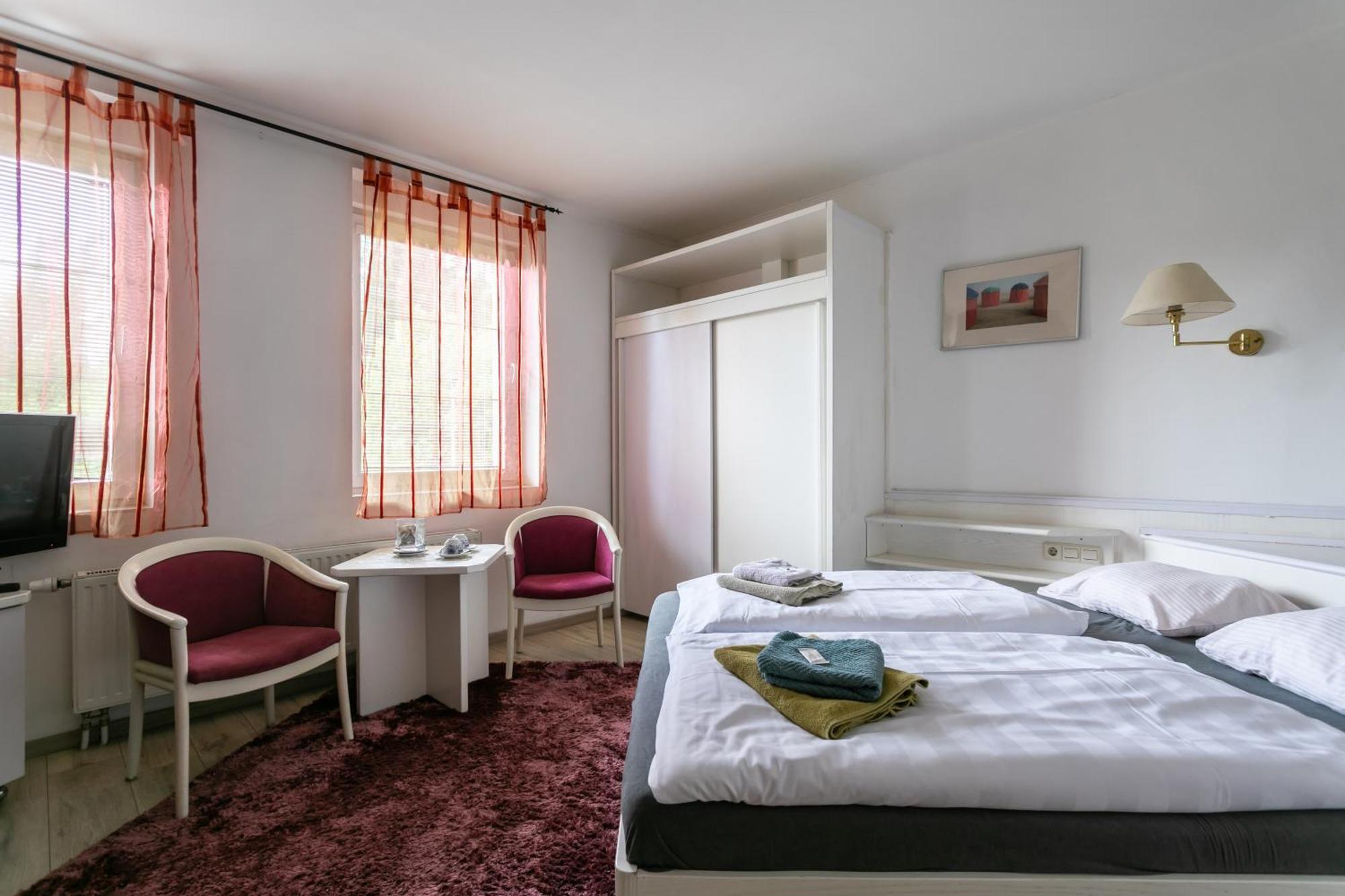 Hotel Panorama Яхимов Екстериор снимка